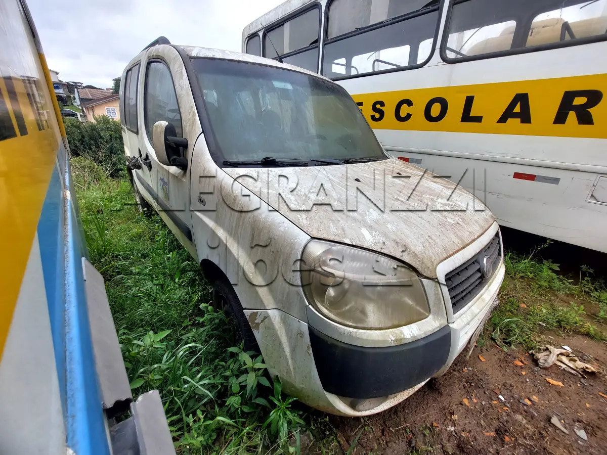 LOTE 030 - FIAT DOBLO ESSENCE 1.8 - ANO 2012/2012 - NÃO FUNCIONA
