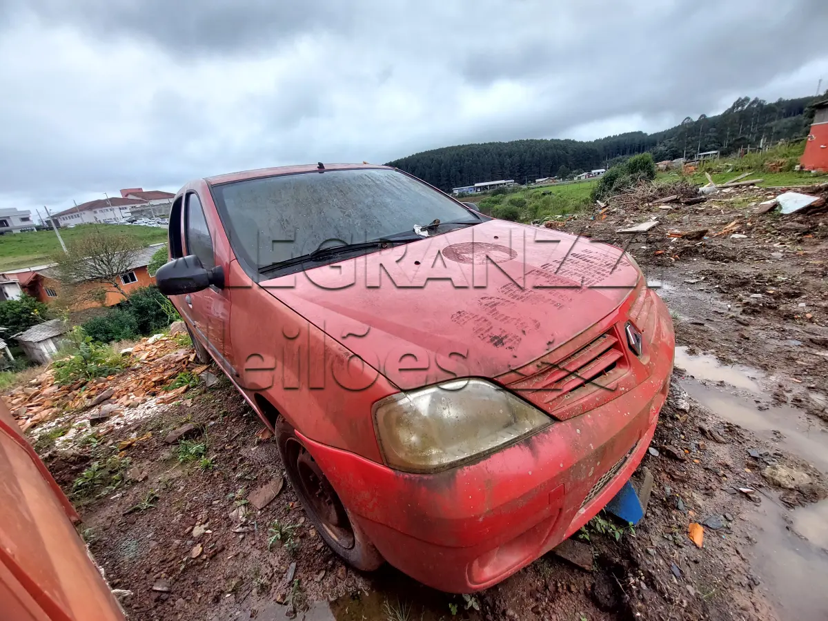 LOTE 027 - SUCATA DE VEÍCULO BAIXADO / RENAULT/LOGAN EXP 16 / ANO/MODELO: 2009/2010