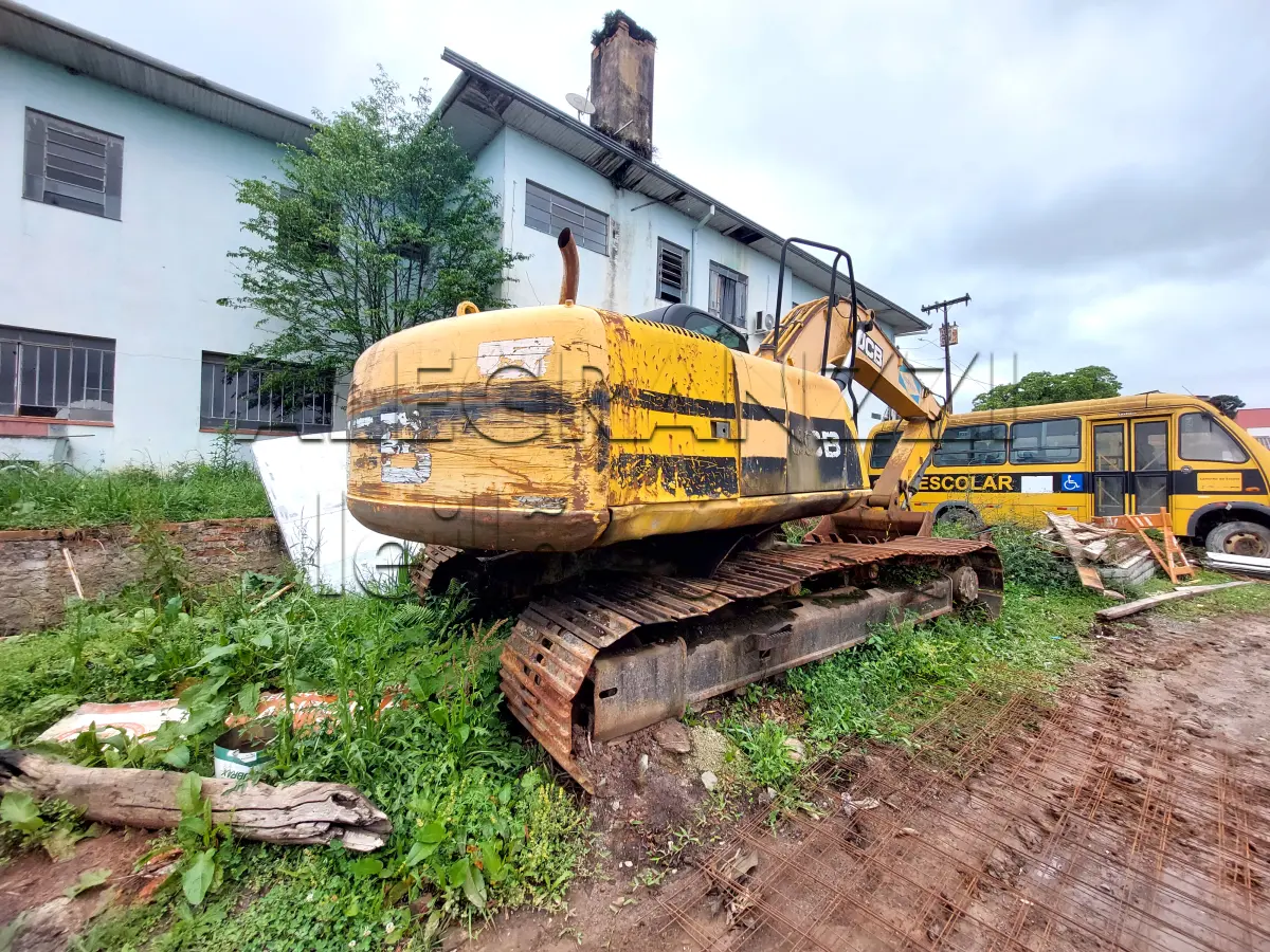 LOTE 041 - ESCAVADEIRA HIDRAULICA JCB 200 - ANO 2011