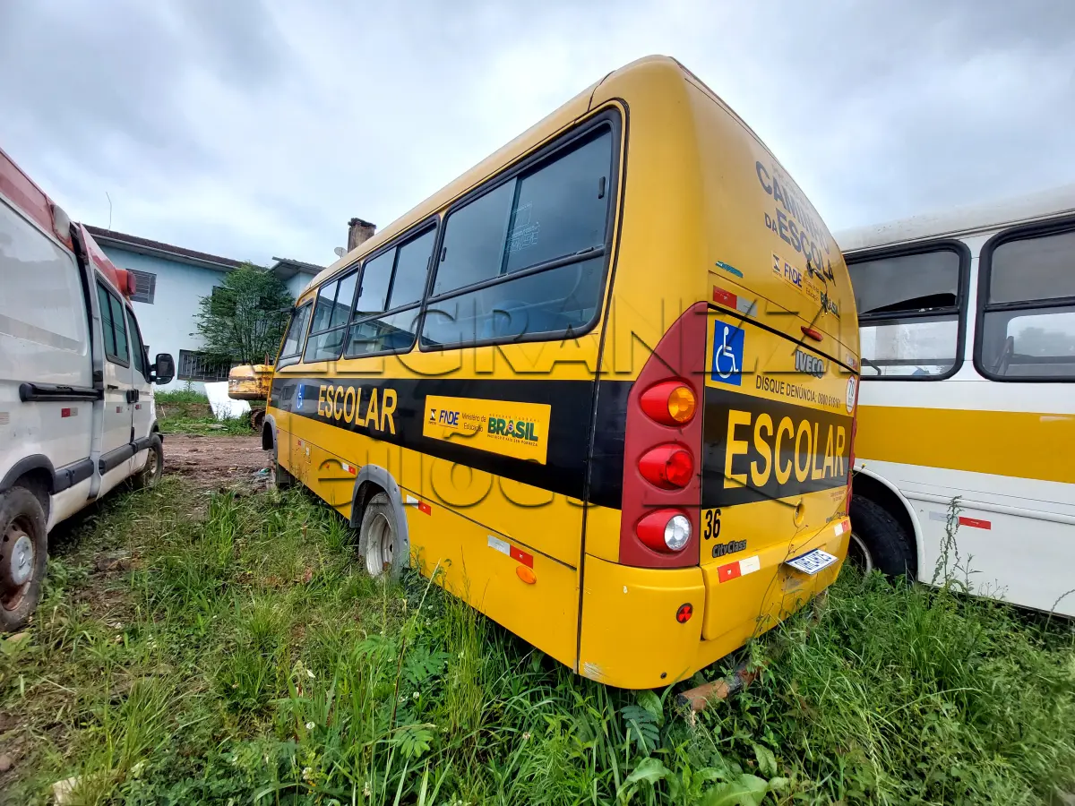 LOTE 038 - IVECO CITYCLASS 70C17 - ANO 2013/2014 - NÃO FUNCIONA