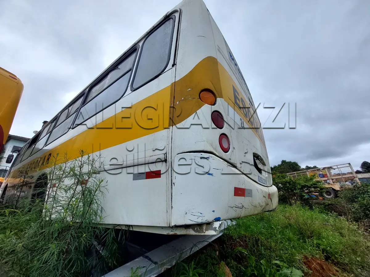 LOTE 039 - VOLKS COMIL SVELTO U - ANO 2002/2002