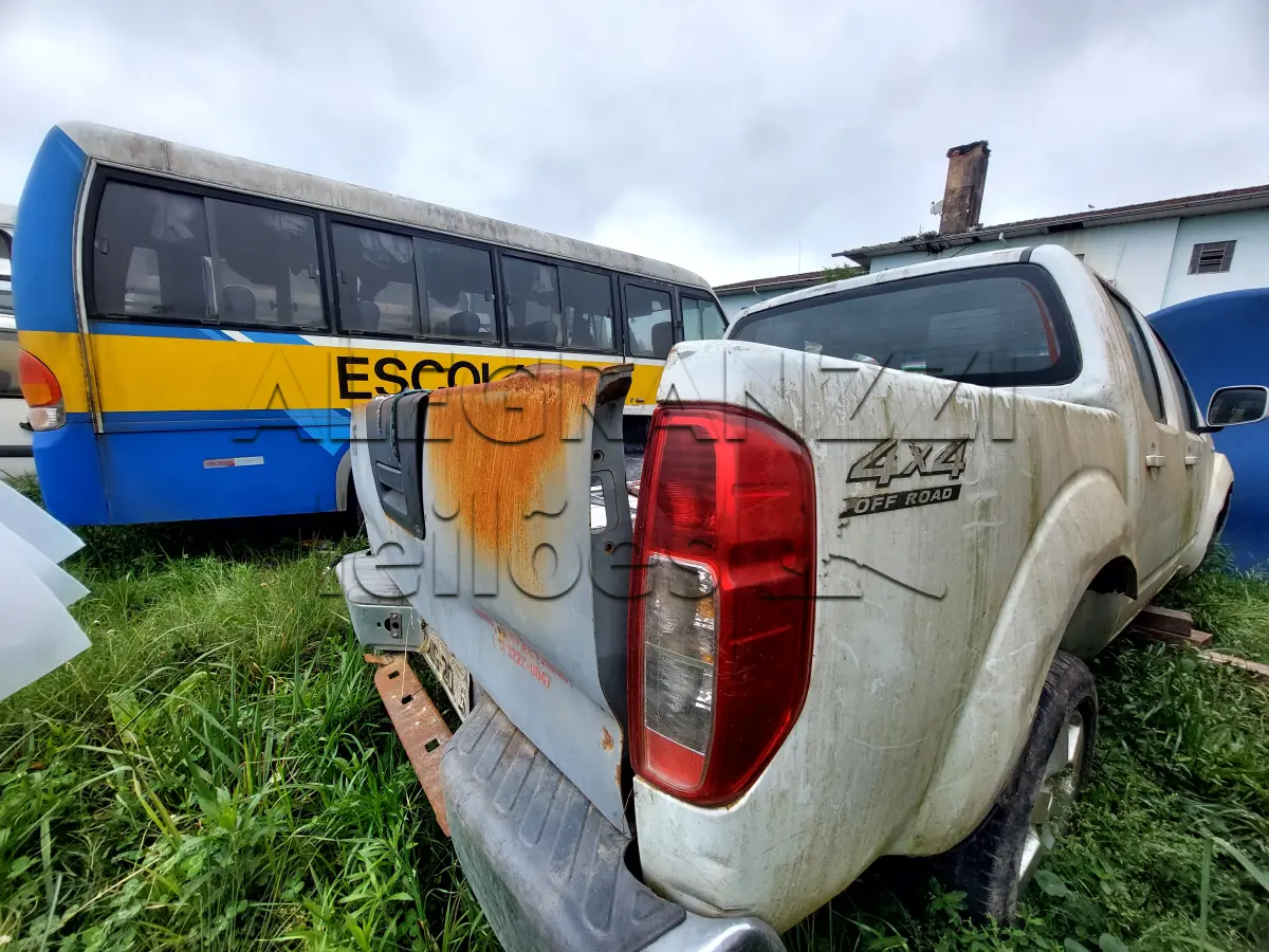 LOTE 029 - NISSAN FRONTIER S 4X4 - ANO 2014/2015 - COMPLETA - NÃO FUNCIONA