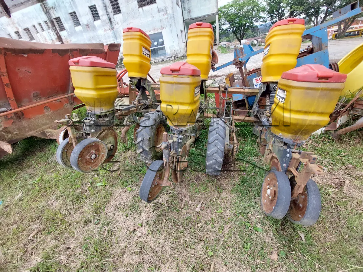 LOTE 014 - PLANTADEIRA ADUBADEIRA 03 LINHAS THUROW