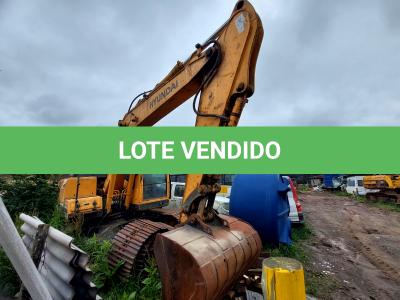 LOTE 042 - ESCAVADEIRA R140LC HYUNDAY - ANO 2014