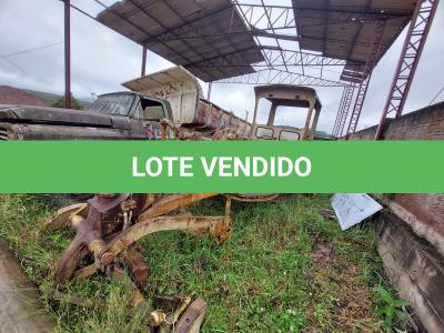 LOTE 044 - SUCATA DE MOTONIVELADORA CATERPILLAR - ANO 1980/1980