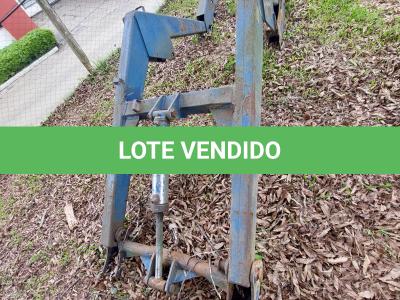 LOTE 018 - PLAINA AGRÍCOLA CARREGADEIRA LEVANTE AZUL / METAL FREITAS / MODELO CONCHA
