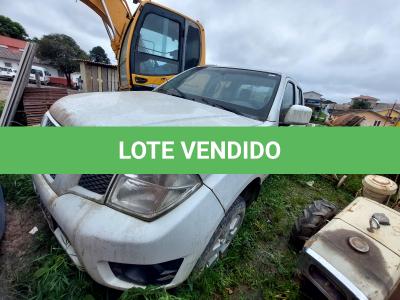 LOTE 029 - NISSAN FRONTIER S 4X4 - ANO 2014/2015 - COMPLETA - NÃO FUNCIONA