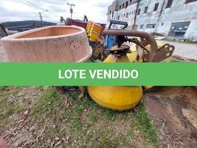 LOTE 019 - SEMEADEIRA 490 I MAX / SEMEADEIRA ADUBADEIRA SIGA / DISTRIBUIDOR DE SEMENTES VICON