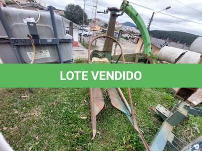 LOTE 020 - COLHEDORA DE FORRAGENS CUSTOM