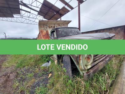 LOTE 043 - SUCATA DE VEÍCULO BAIXADO FORD CAMINHÃO F600 BASCULANTE - ANO 1980/1980