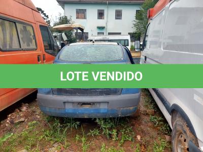 LOTE 028 - SUCATA DE VEÍCULO BAIXADO / RENAULT/MEGANE SD EXPR 20 / ANO/MODELO: 2009/2009
