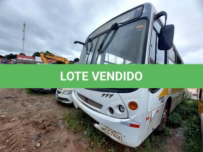 LOTE 039 - VOLKS COMIL SVELTO U - ANO 2002/2002