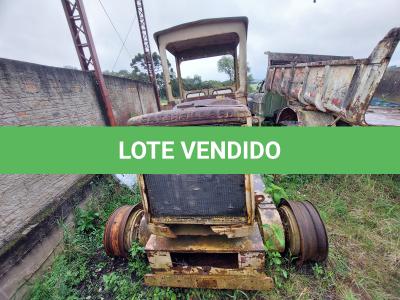 LOTE 044 - SUCATA DE MOTONIVELADORA CATERPILLAR - ANO 1980/1980