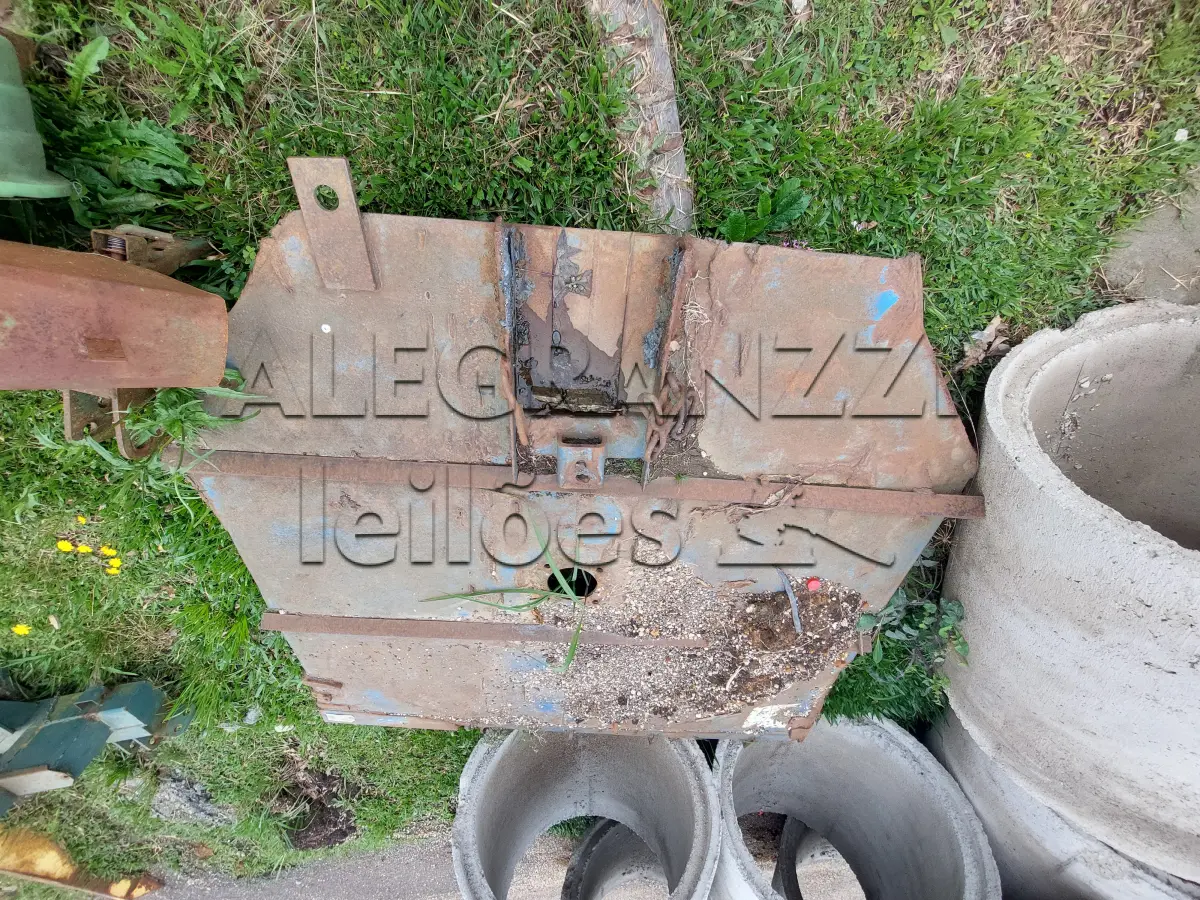 LOTE 023 - SUCATA ROÇADEIRA AGRÍCOLA