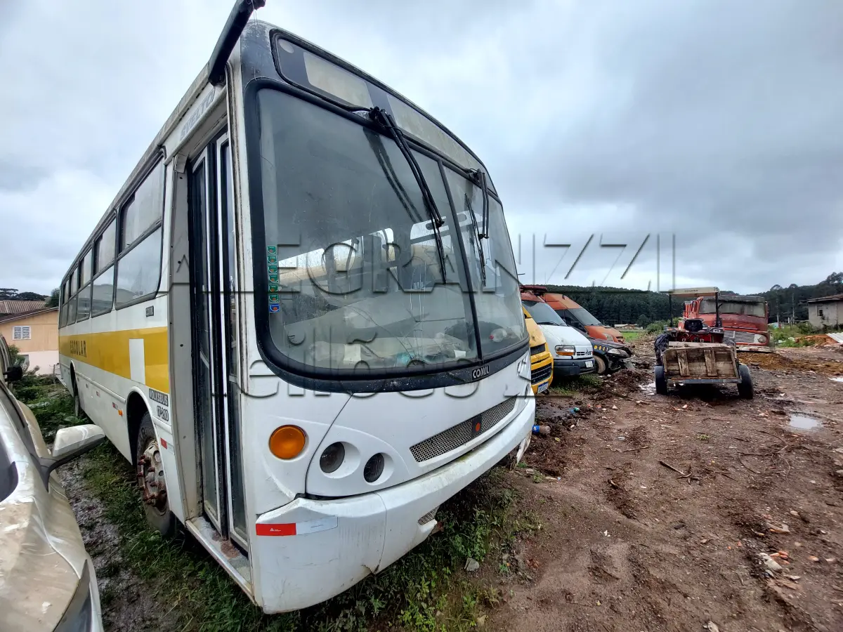 LOTE 039 - VOLKS COMIL SVELTO U - ANO 2002/2002