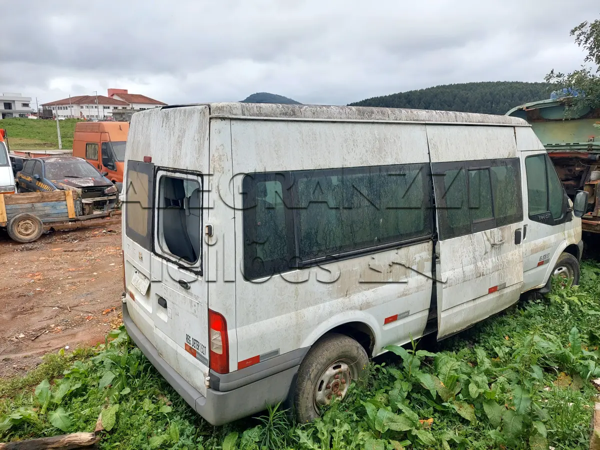 LOTE 034 - FORD TRANSIT BUS 350 l - ANO 2008/2009 - 16 LUGARES - NÃO FUNCIONA