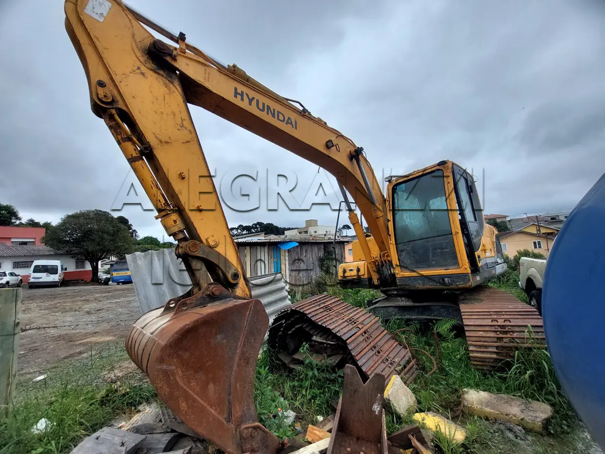 LOTE 042 - ESCAVADEIRA R140LC HYUNDAY - ANO 2014