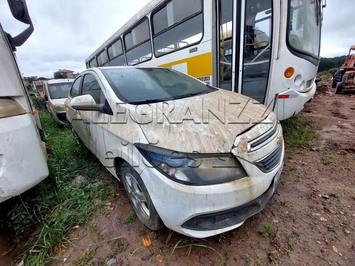 LOTE 031 - CHEVROLET ONIX 1.4 MT L - ANO 2014/2015 - NÃO FUNCIONA