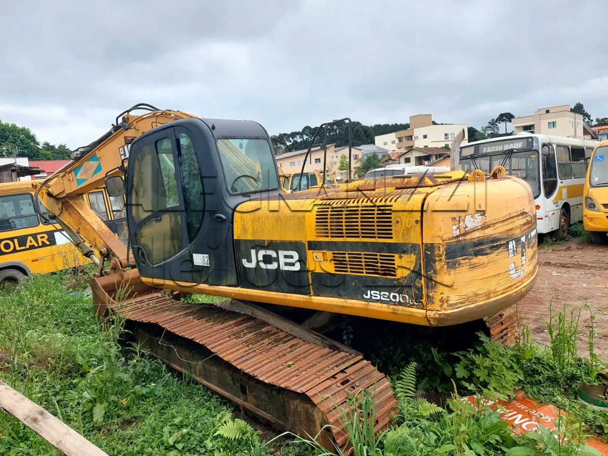LOTE 041 - ESCAVADEIRA HIDRAULICA JCB 200 - ANO 2011