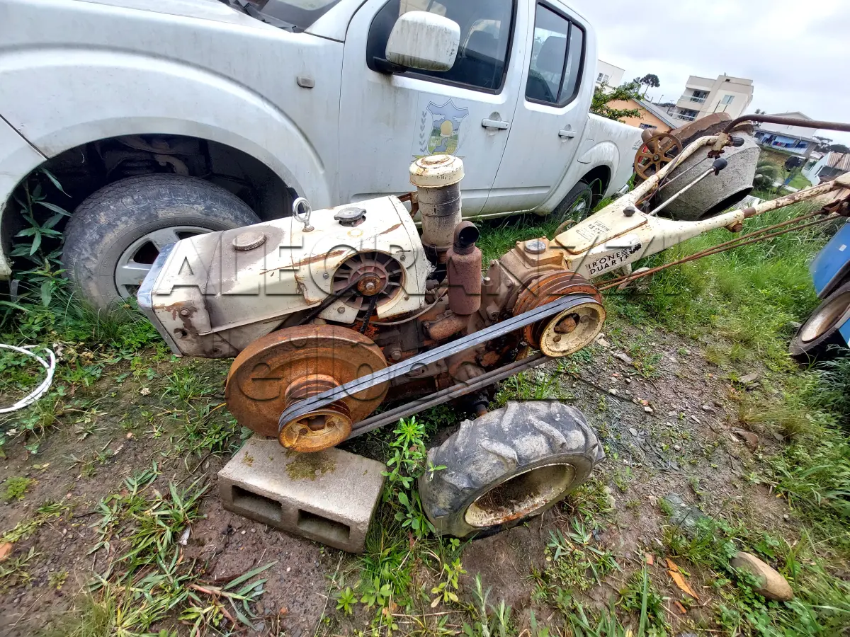 LOTE 040 - MICRO TRATOR-TOBATTA CAP13CV MODELO M140N - ANO 1999