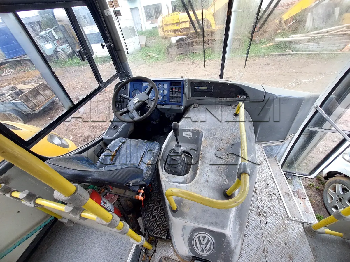 LOTE 039 - VOLKS COMIL SVELTO U - ANO 2002/2002