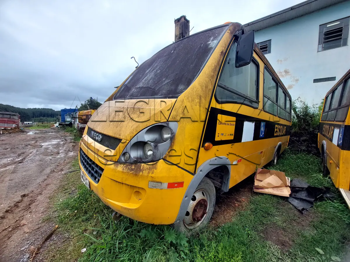 LOTE 035 - IVECO CITYCLASS 70C17 - ANO 2012/2013 - NÃO FUNCONA