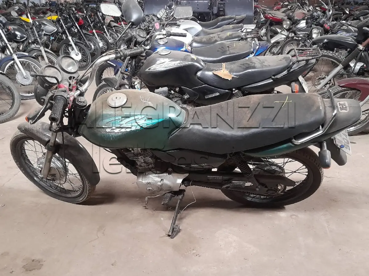 LOTE 0692