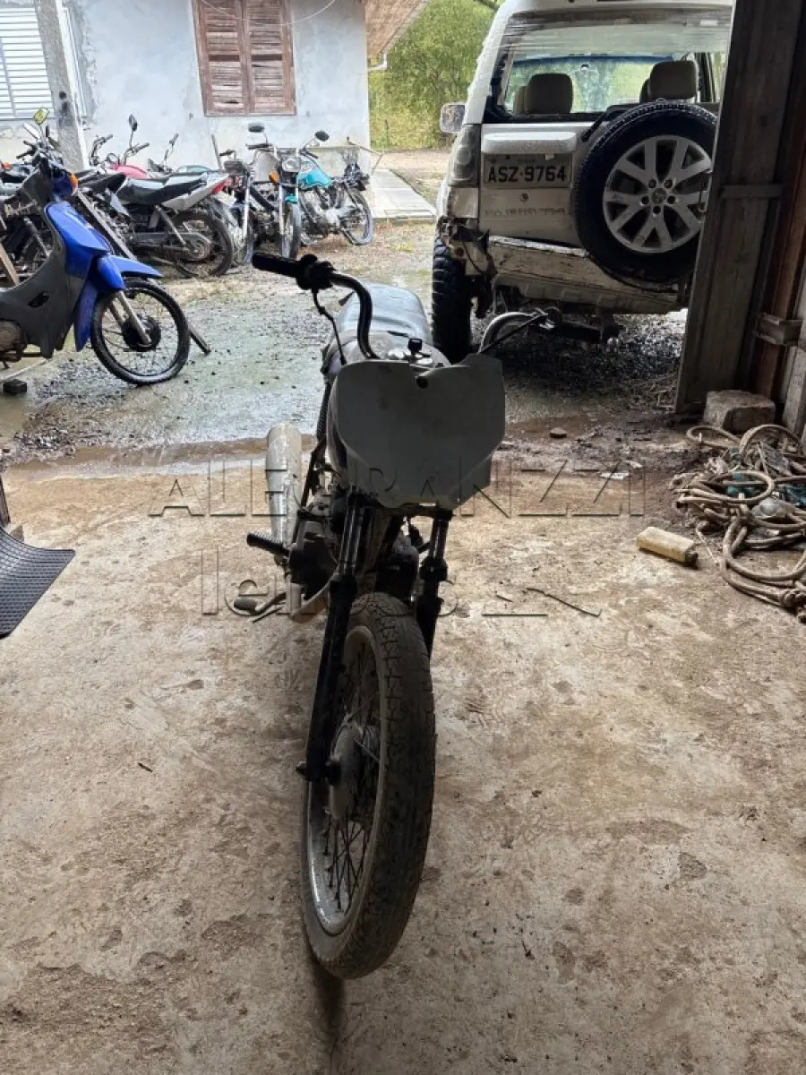 LOTE 0695