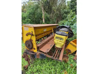 LOTE 007 - PLANTADEIRA E SEMEADEIRA MÚLTIPLA EICKHOFF / ANO 2010