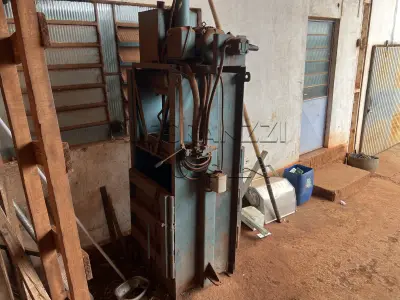 LOTE 009 - PRENSA HIDRÁULICA