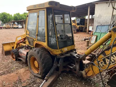 LOTE 002 - RETROESCAVADEIRA RANDON 4X4