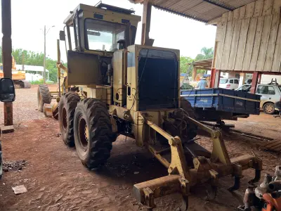 LOTE 001 - MOTONIVELADORA CATTERPILLAR 135H