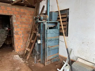 LOTE 009 - PRENSA HIDRÁULICA