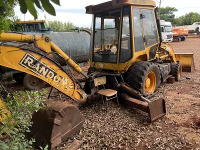 LOTE 002 - RETROESCAVADEIRA RANDON 4X4