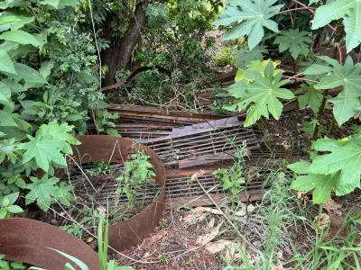 LOTE 011 - SUCATAS EM GERAL